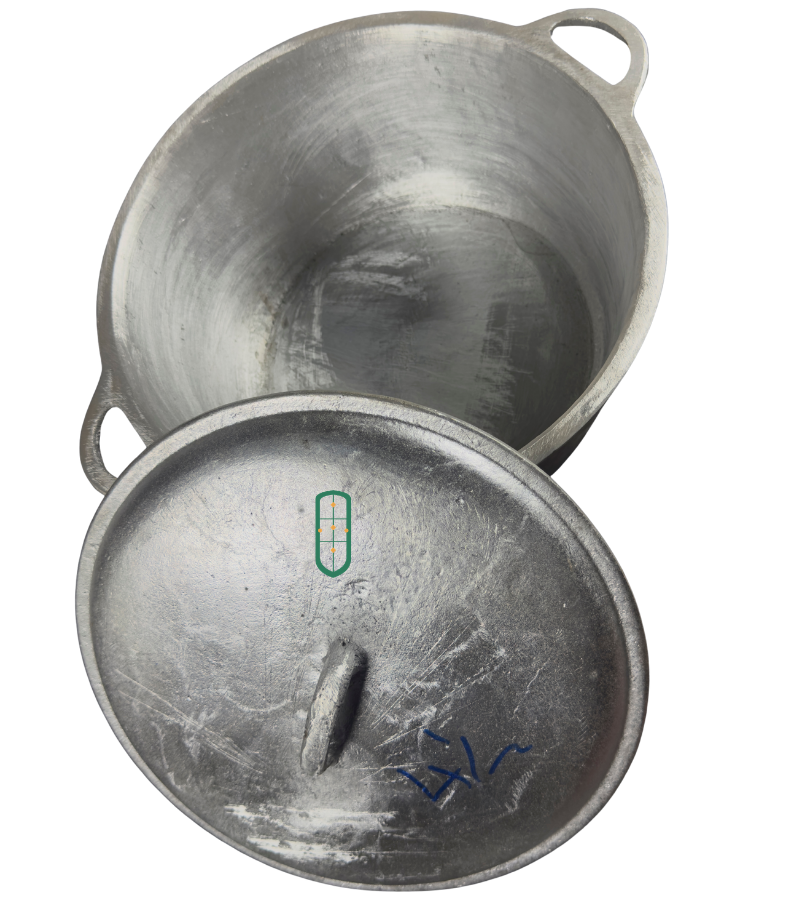 Cast aluminium sufuria size 4.5 open top view showing wide deep interior and heavy domed lid, Juakali Kenya