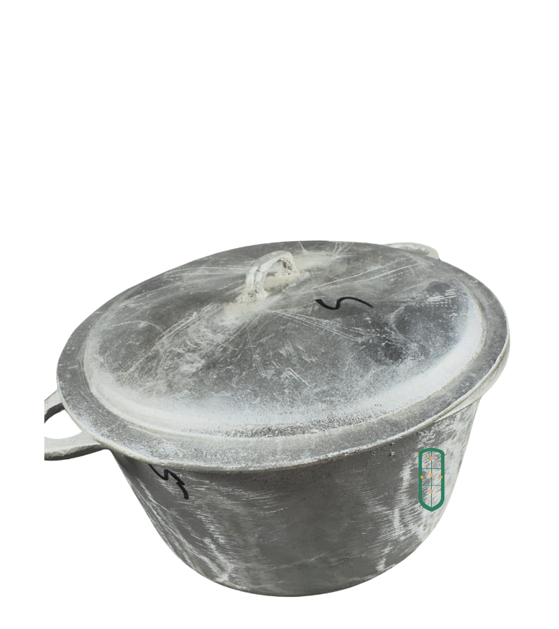Cast aluminium sufuria size 5 top view with lid closed showing cast handle and oval body, Juakali Kenya