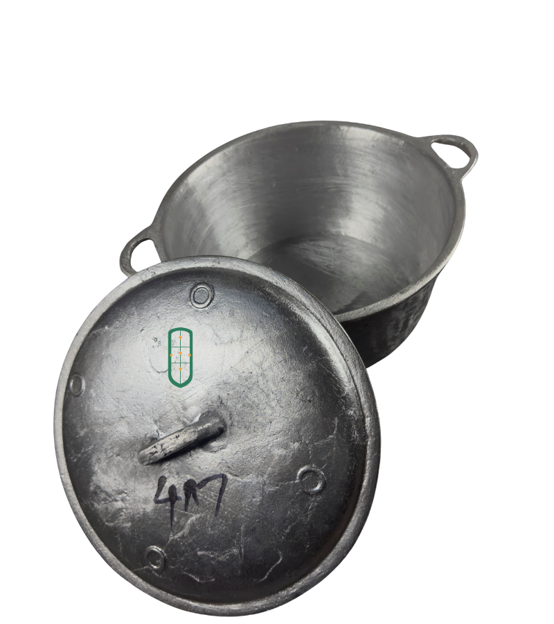Cast aluminium sufuria size 4 open top view showing wide deep interior and heavy domed lid, Juakali Kenya